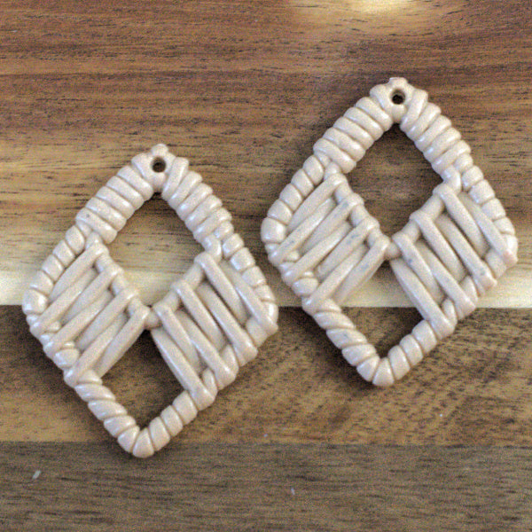 Acrylic Rattan Style Pendants, Sand, Large Diamond, 2pcs