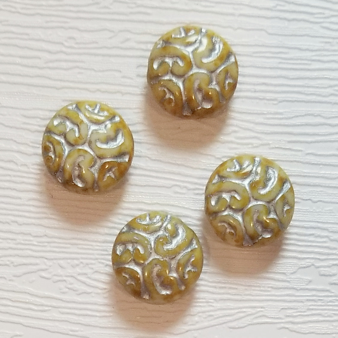 16mm Czech Glass Ornate Coin Beads - Ivory Picasso Silver Wash