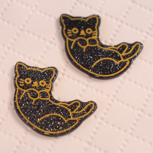 Cellulose Acetate Cat Charms – Black Glitter with Gold Detail, 32×40mm