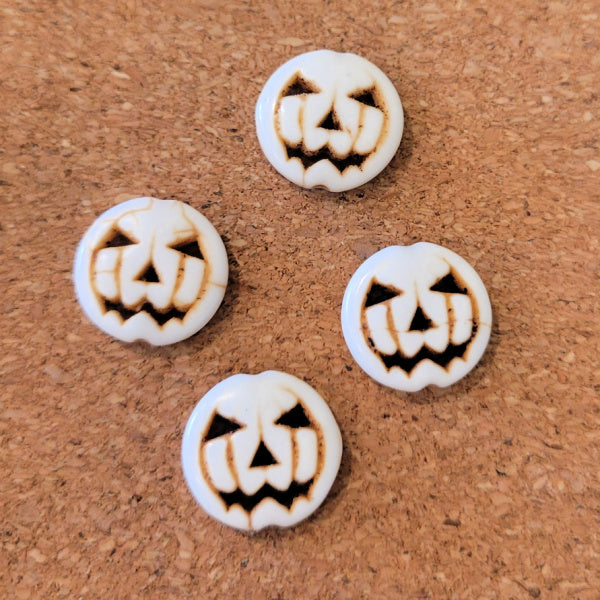 Reconstituted Turquoise Jack-O’-Lantern Pumpkin Beads – White, 15mm