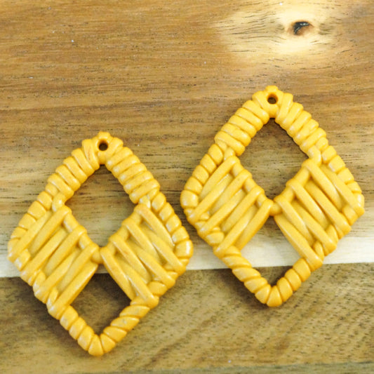 Acrylic Rattan Style Pendants, Golden Wheat, Large Diamond, 2pcs