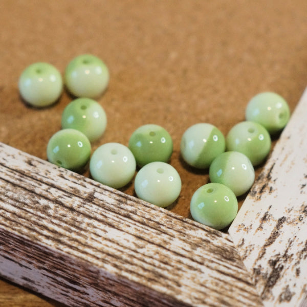 Glass Round Beads – Ceramic-Look Two Tone Green – 10mm
