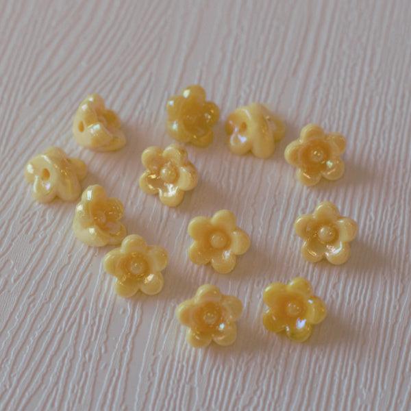 Acrylic Button Flower Beads - Daffodil Yellow Iridescent - Humpday Beads