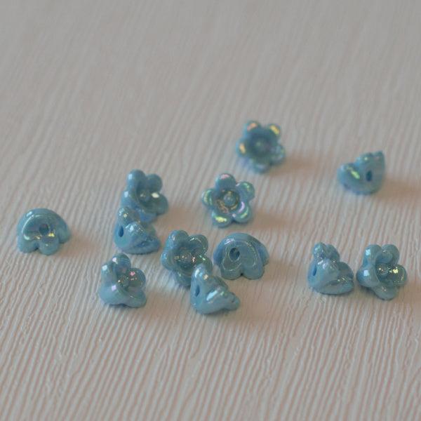 Acrylic Button Flower Beads - Pastel Blue Iridescent - Humpday Beads